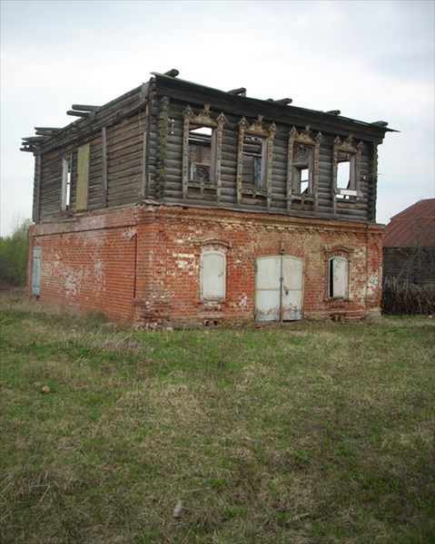 Прикольный дом (конец XIX - начало XX вв) в деревне Овинищи